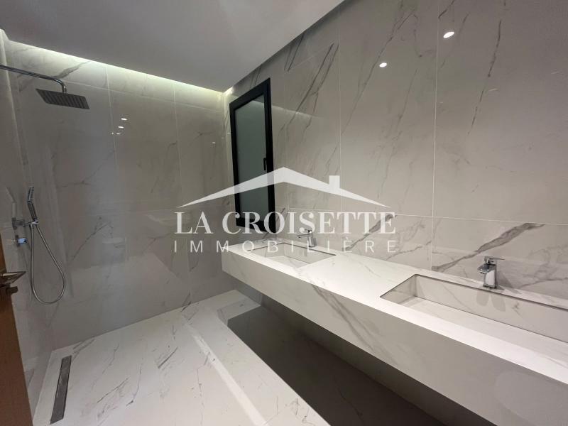 Triplex S+4 avec piscine et vue sur mer à Gammarth